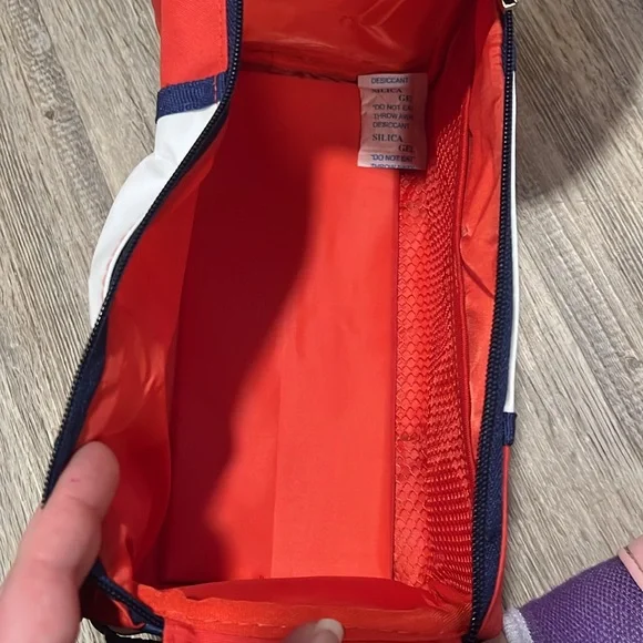 Lacoste Toiletry Bag - Picture 8 of 10